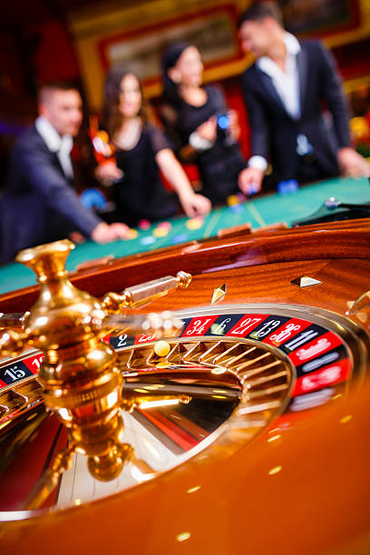 Golden Toad slot game interface showing five reels and bonus symbol indicators